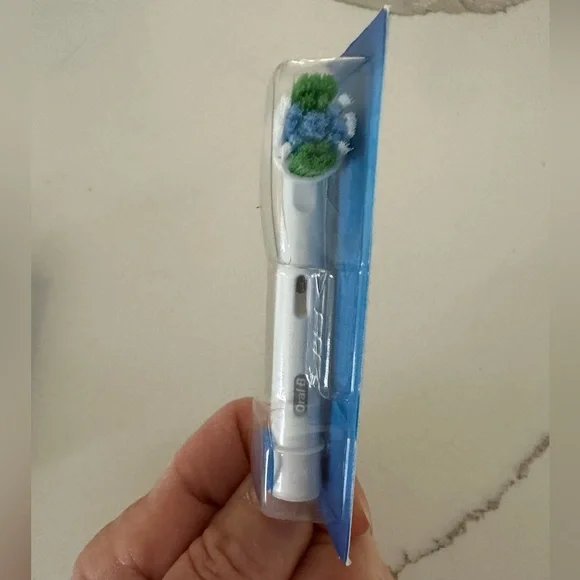 Oral-B Braun Toothbrush Replacement Heads 6 Brand New Unopened - Picture 5 of 6